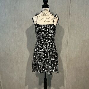 Black and White Sleeveless Mini Sundress Size Medium
